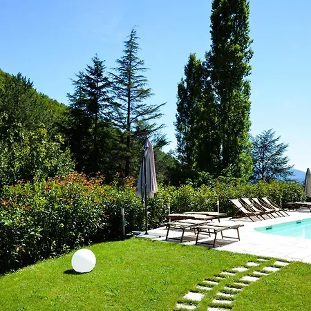 Apartment With Swimming Pool