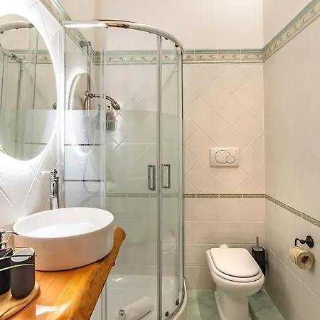 Apartment With Swimming Pool *
