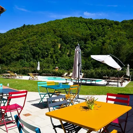 Apartment With Swimming Pool