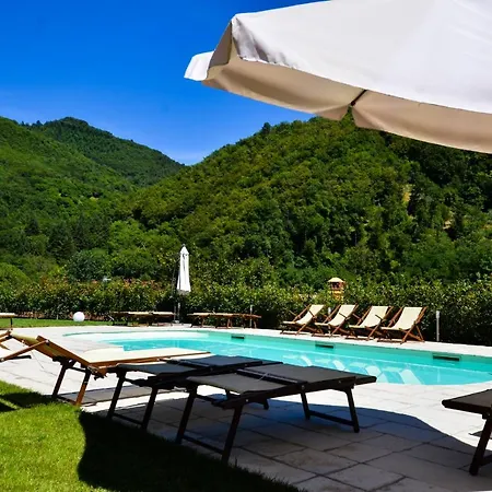 Apartment With Swimming Pool