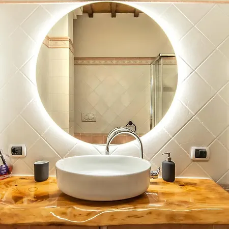 Apartment With Swimming Pool