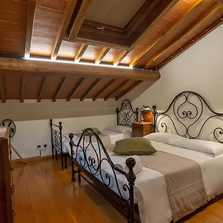 Apartment With Swimming Pool